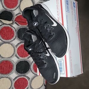 Mens nike running shoes